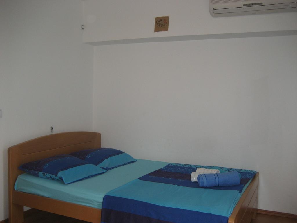 Apartment Aleksandar Тиват Экстерьер фото