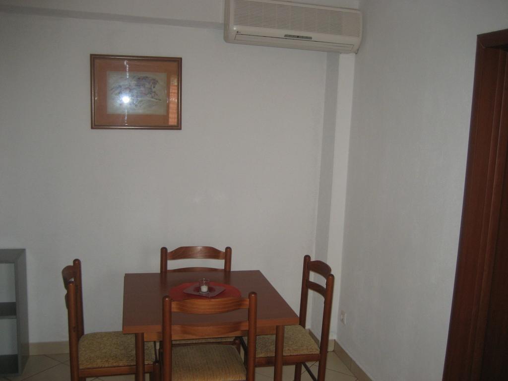 Apartment Aleksandar Тиват Экстерьер фото