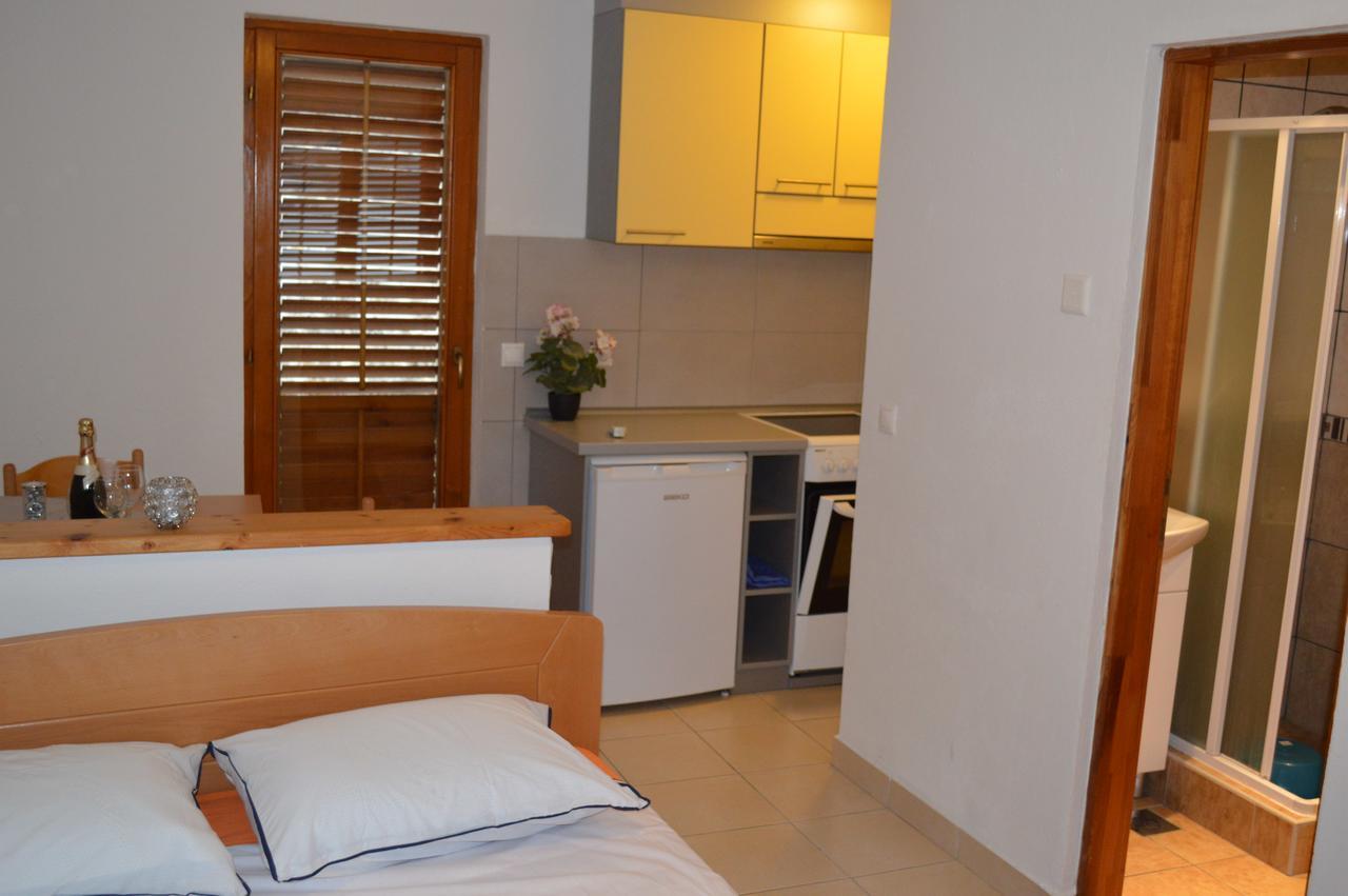 Apartment Aleksandar Тиват Экстерьер фото