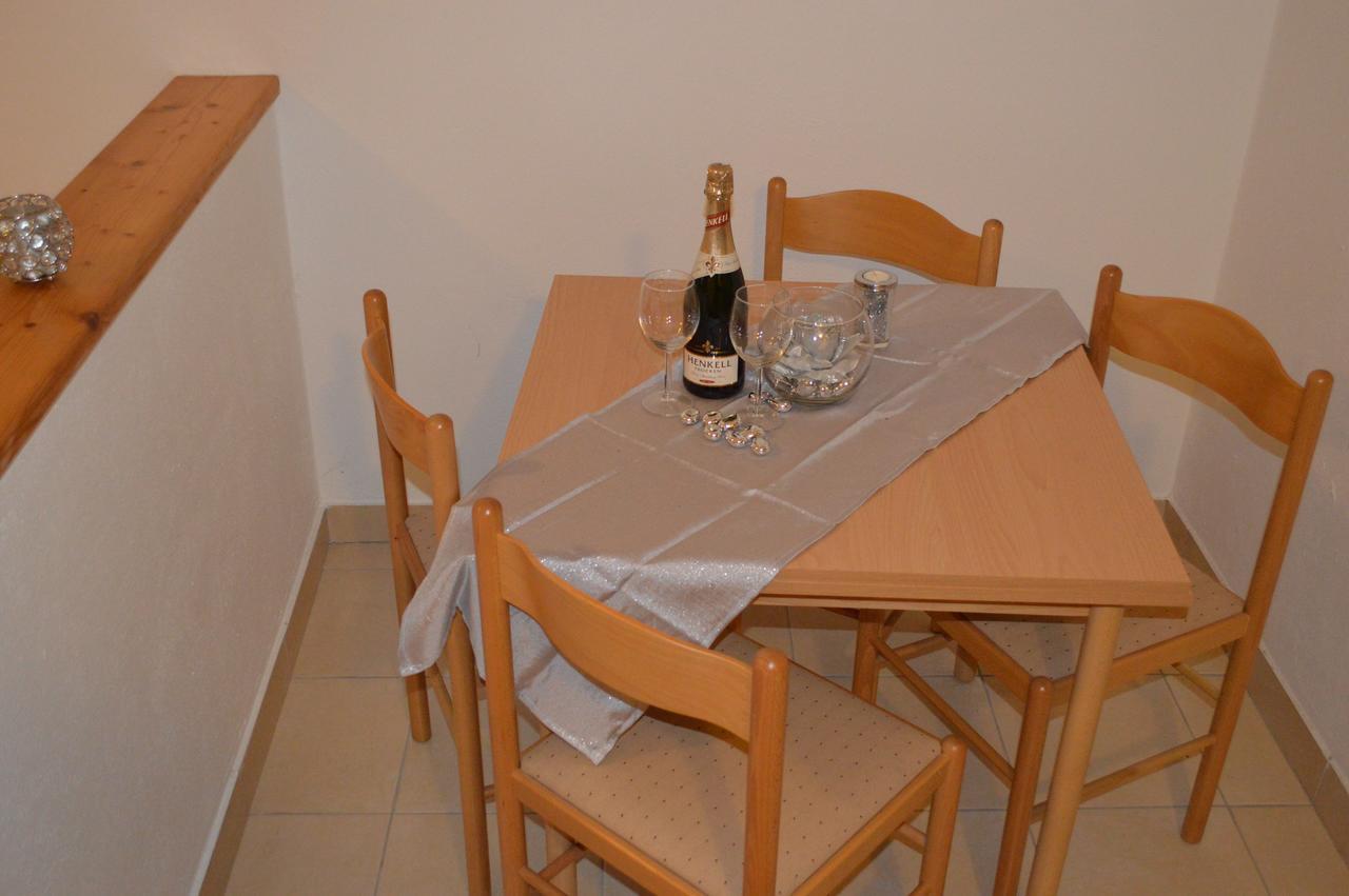 Apartment Aleksandar Тиват Экстерьер фото