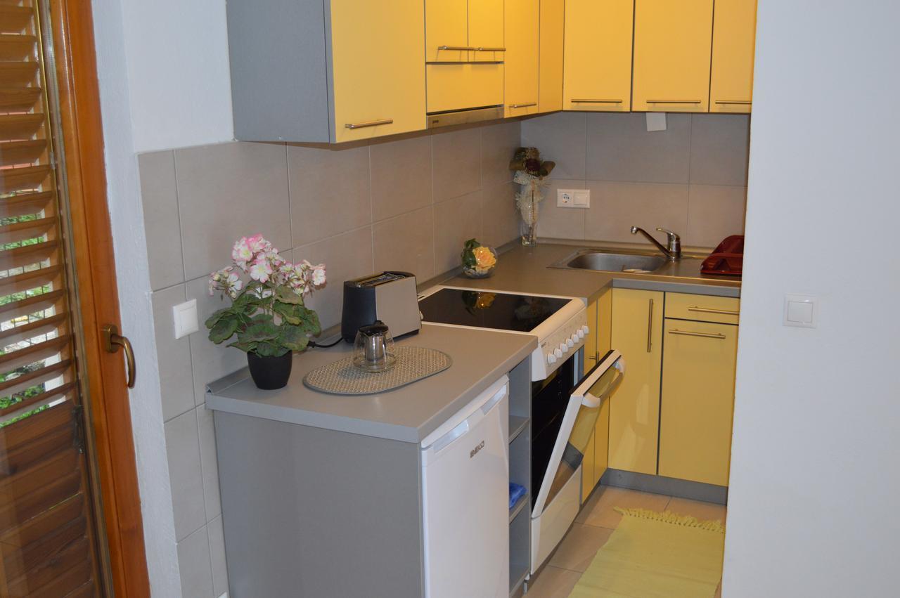 Apartment Aleksandar Тиват Экстерьер фото
